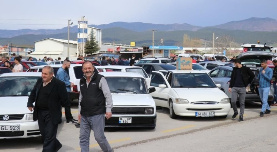 Otomobil pazarında döviz depremi yaşanıyor: Peş peşe zam!