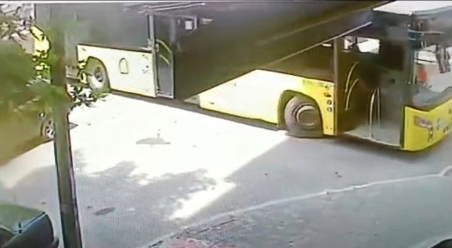 İstanbul'da duraktaki İETT otobüsünü çaldı