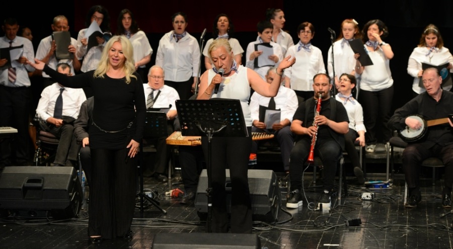 Bursa Nilüfer Belediyesi Bizim Ev Sosyal Yaşam ve Destek Merkezi, dönemi gösteriyle noktaladı