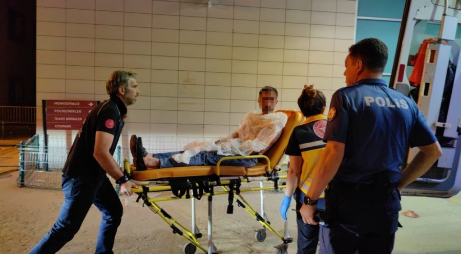 Bursa'da kavgayı ayırmaya gelen polislere saldırı: 2'si polis 3 kişi yaralandı