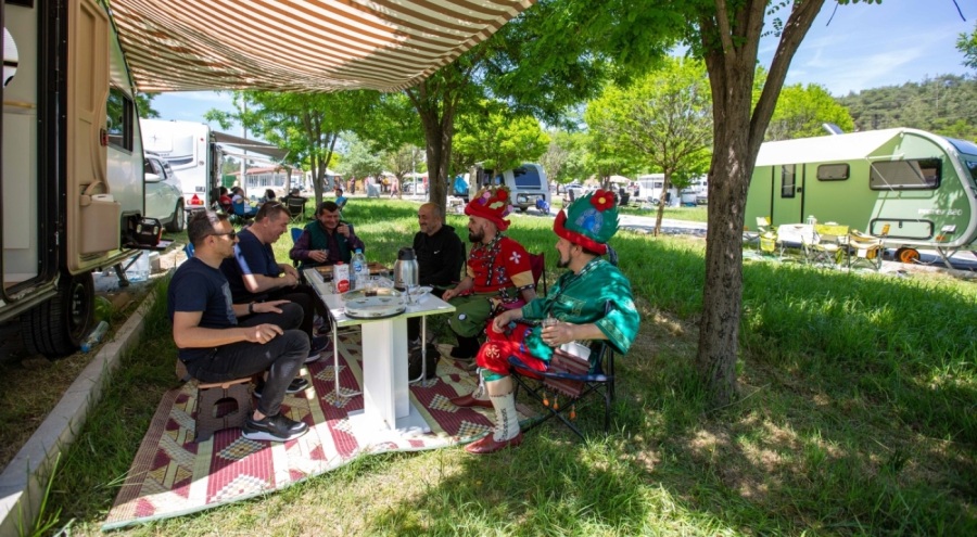 Karavan tutkunları Bursa Harmancık'ta bir araya geldi