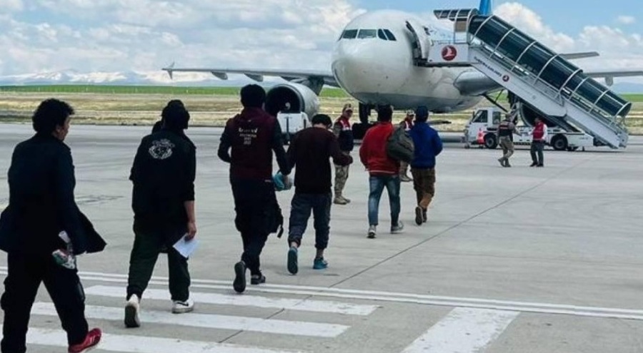 Afganistan uyruklu 136 düzensiz göçmen sınır dışı edildi