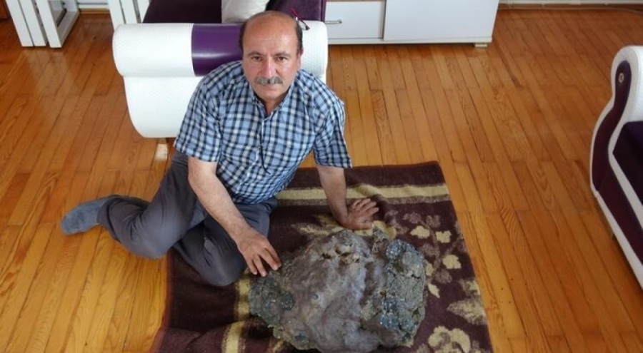 Tarlasında buldu: NASA ile irtibata geçecek!