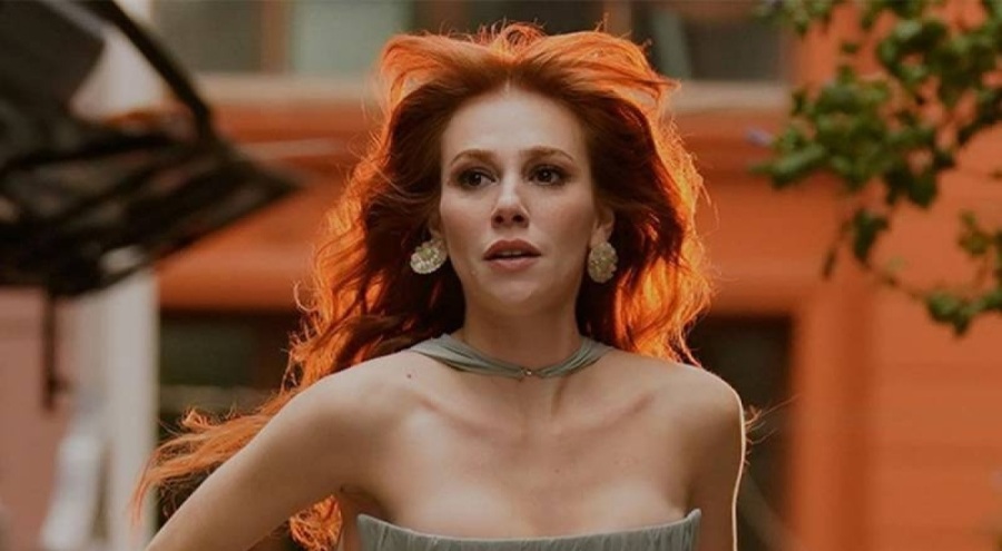 Elçin Sangu  görüntülerini izinsiz kullanan mağazaya dava açtı