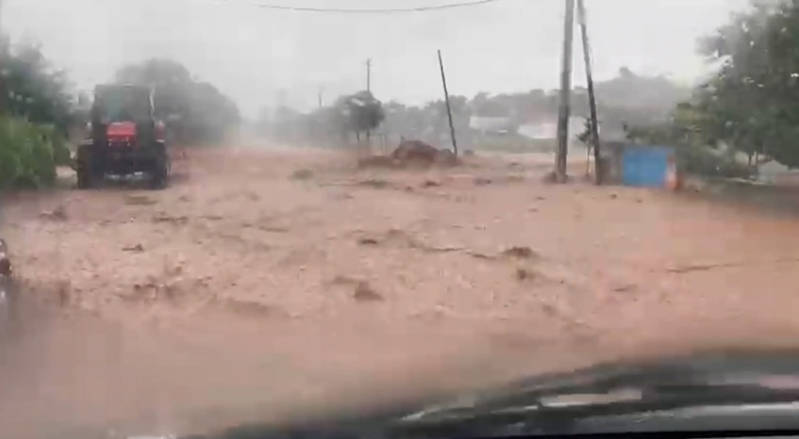 Kırıkkale evleri ve ahırları su bastı