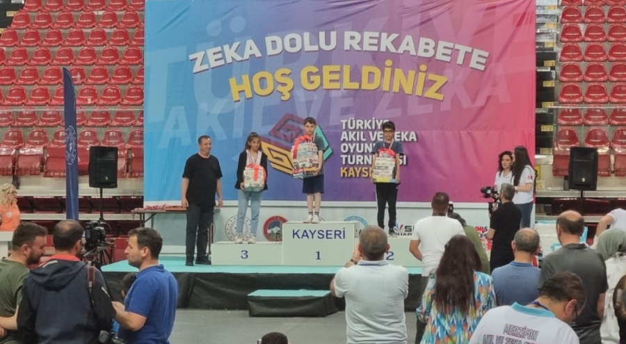 Akıl ve Zeka Oyunları Türkiye Şampiyonası birincisi Bursa'dan çıktı