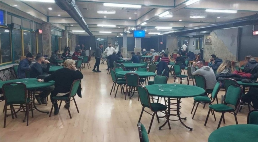 Kumar oynarken suçüstü yakalandılar! 49 şüpheliye para cezası