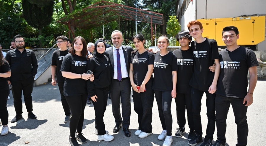 Bursa Büyükşehir Belediye Başkanı Aktaş gençlerle buluştu