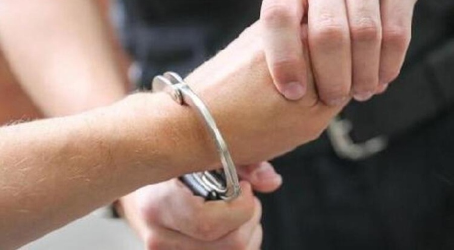 İngiltere'de 3 kişi sokakta ölü bulundu!