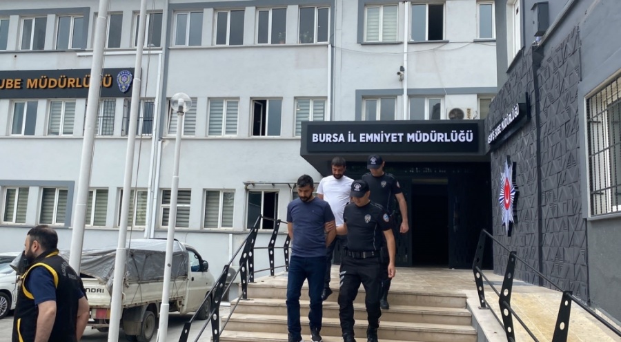 Bursa'da araç kavgası kanlı bitti! 59 yaşındaki adamı darp edip yaraladılar