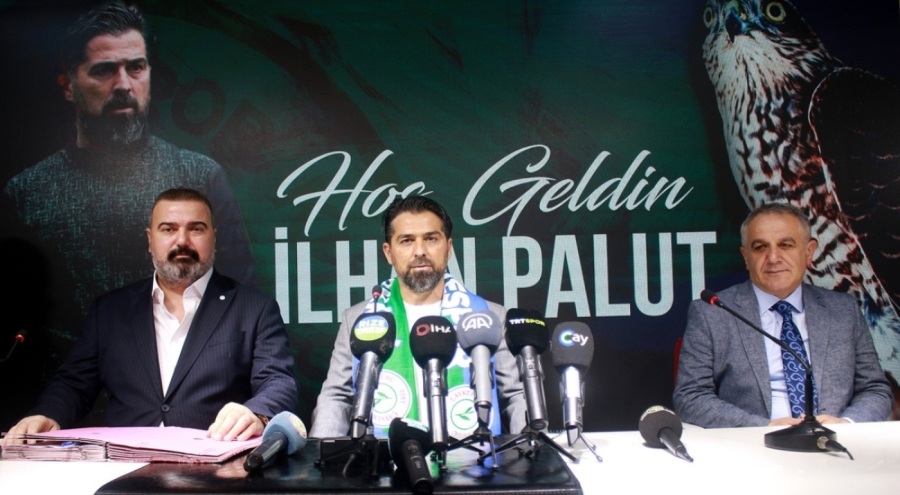 Çaykur Rizespor yeni teknik direktörü ile sözleşme imzaladı