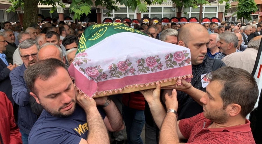 Eski CHP kadın kolları başkanı, toprağa verildi