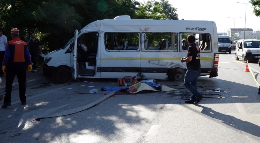 Bursa'da servis kazasında ölen 2 kadın toprağa verildi