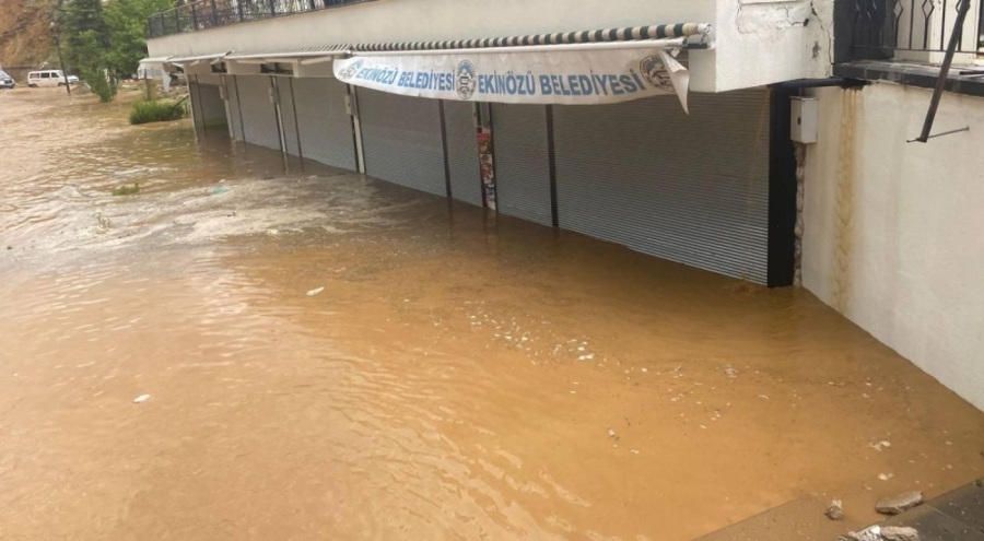Kahramanmaraş'ta sağanak hayatı olumsuz etkiledi