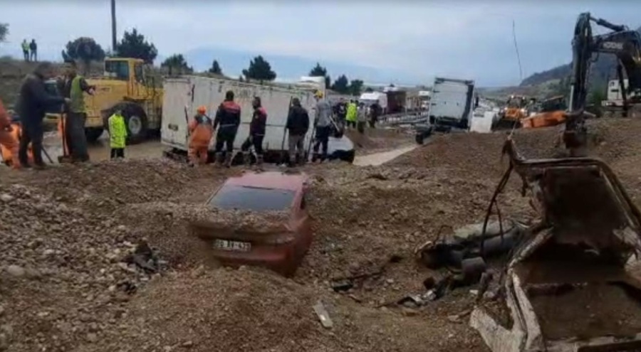 Denizli-Afyonkarahisar yolunda heyelan