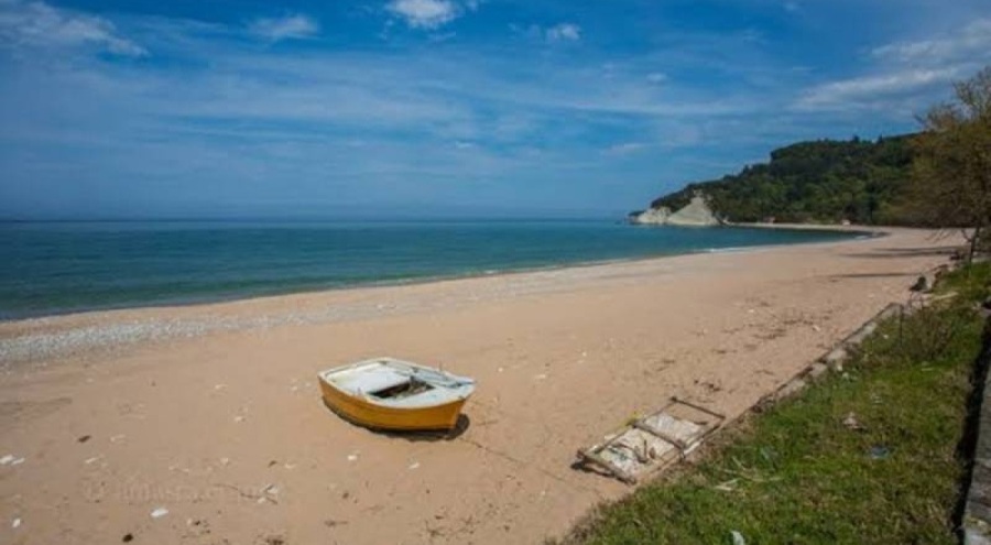 Kamuya ait ücretsiz plaj ihaleye çıkarıldı