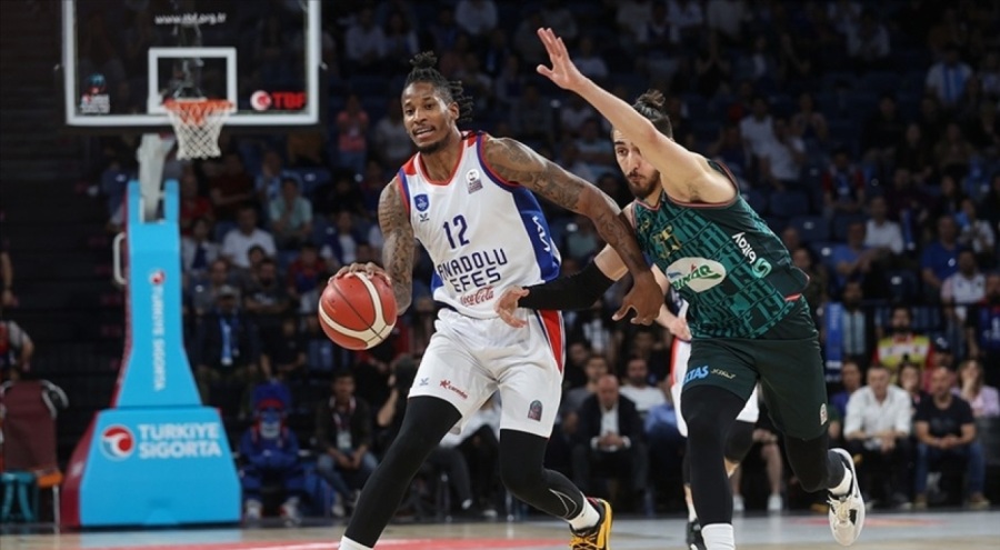 Anadolu Efes Pınar Karşıyaka'yı ağırlayacak