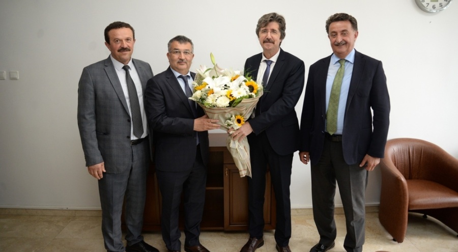 BUÜ'de yeni Rektör Yardımcısı Prof. Dr. Zekeriyya Arı oldu