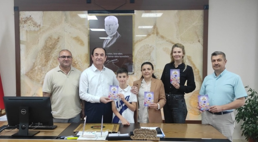 10 yaşındaki çocuk annesi ile birlikte kitap yazdı