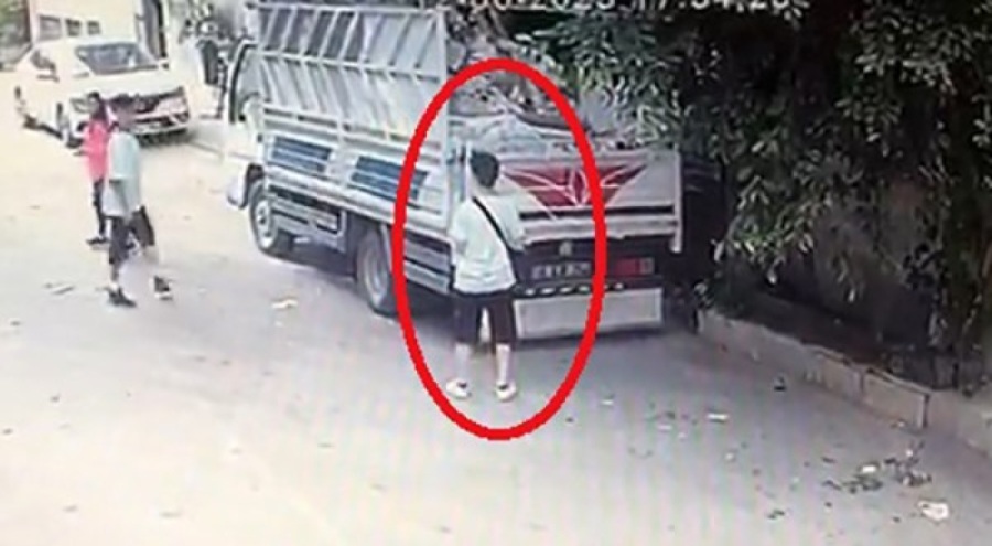 Bursa'da çocukların torpil attıkları kamyonet alev alev yandı!