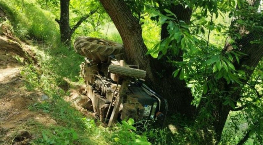 16 yaşındaki çocuk devrilen traktörün altında hayatını kaybetti