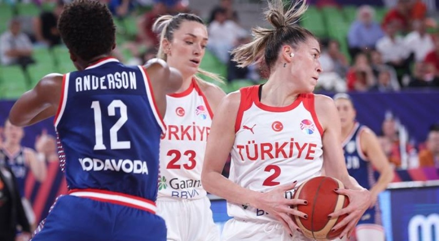 A Milli Kadın Basketbol Takımı ilk maçında Sırbistan'a mağlup