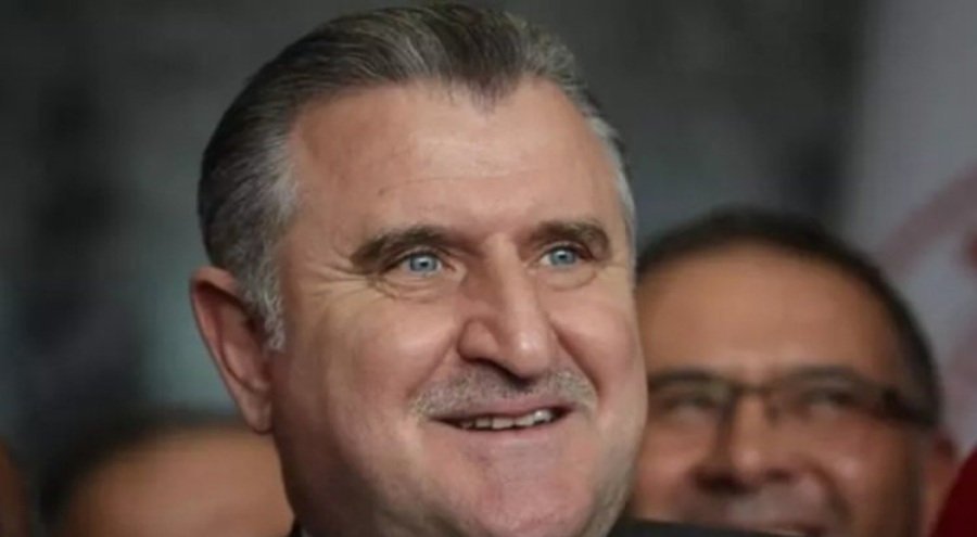 Bakan Bak'tan 1. Lig'e yükselen Şanlıurfaspor'a tebrik