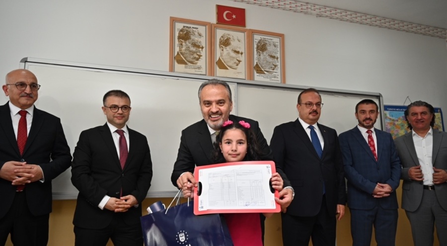 Bursa'daki depremzede öğrencilerin takdir başarısı
