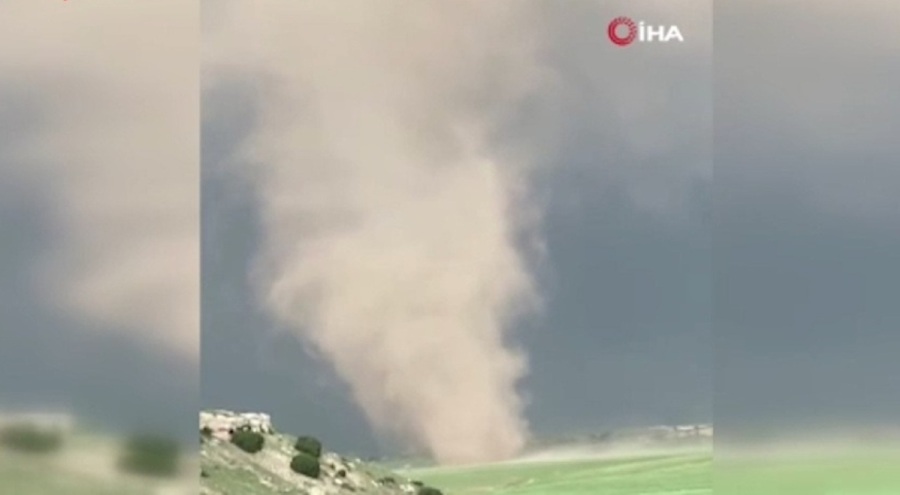 Teksas'ı hortum vurdu! Ölü ve yaralılar var