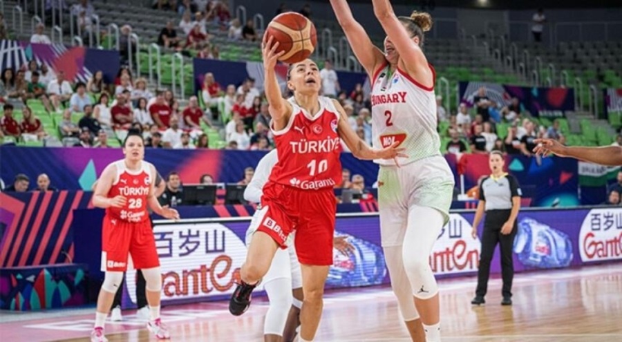 Potanın Perileri geriden gelerek Macaristan'ı mağlup etti