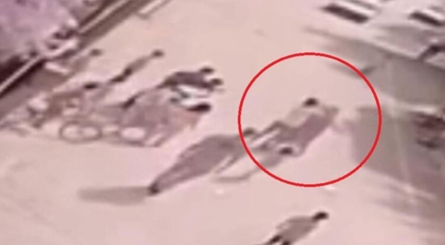 Adana'da bir çift 13 yaşındaki kız çocuğunu darbetti