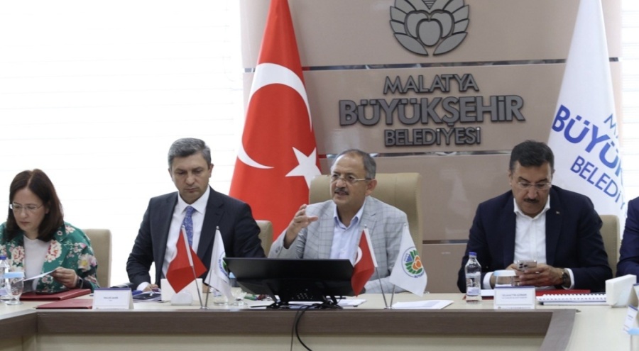 Bakan Mehmet Özhaseki'den yerinde dönüşüm açıklaması