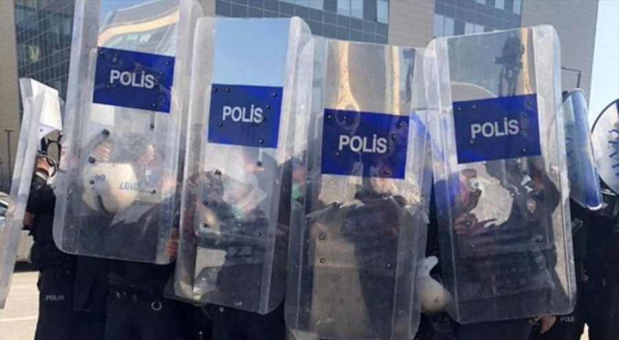 Anayasa Mahkemesi'nin 'kötü muamele' kararı verdiği polis hakkında takipsizlik kararı kaldırıldı