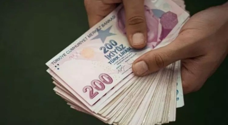 Emeklilerin bayram ikramiyesi ve maaş ödemeleri bugün hesapta