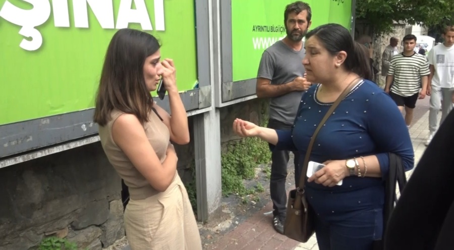 Bursa'da sınava geç kalan öğrenci gözyaşlarını tutamadı