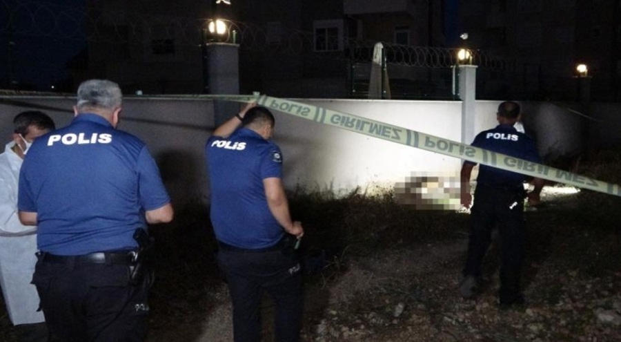 25 yaşındaki genç kadının cesedi, boş arazide bulundu