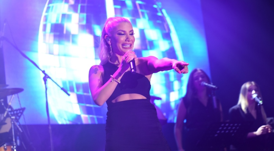 Bursa'da İrem Derici'den unutulmaz konser