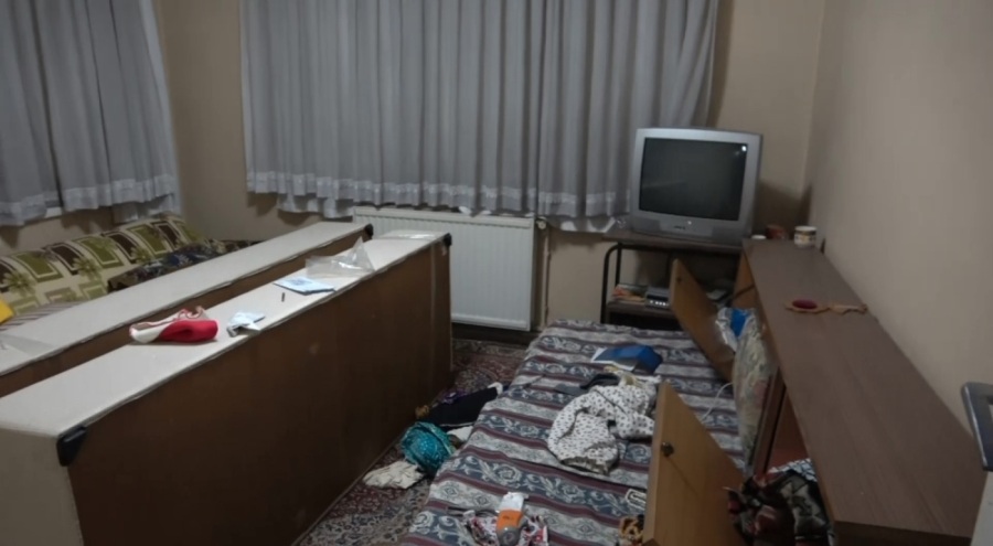Bursa'da 3 katlı eve girip otel gibi kullandılar