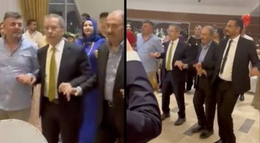 Abdülatif Şener'den halaylı mesaj