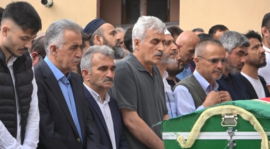 Bursa'da Babalar Günü'nde oğluna veda etti