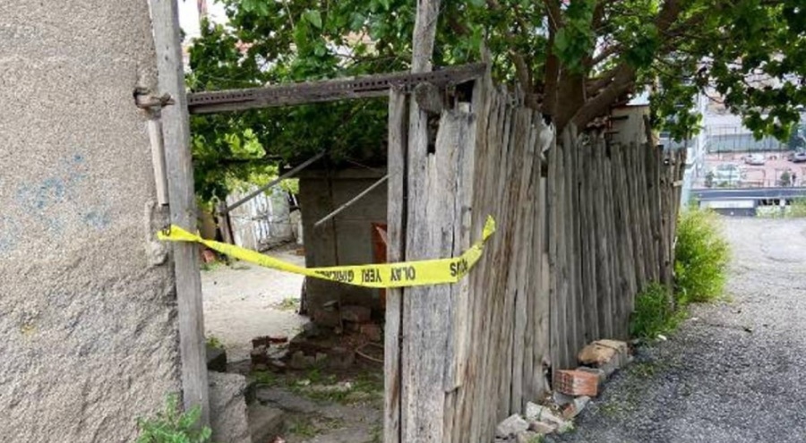 Ev sahibini öldürdü