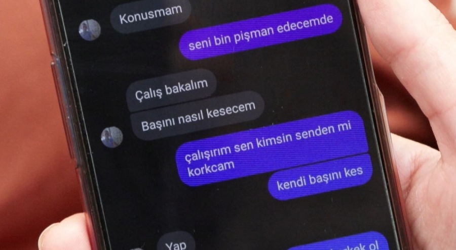 Boşanma aşamasındaki eşine 'başını keseceğim' mesajı atıp evini taşladı