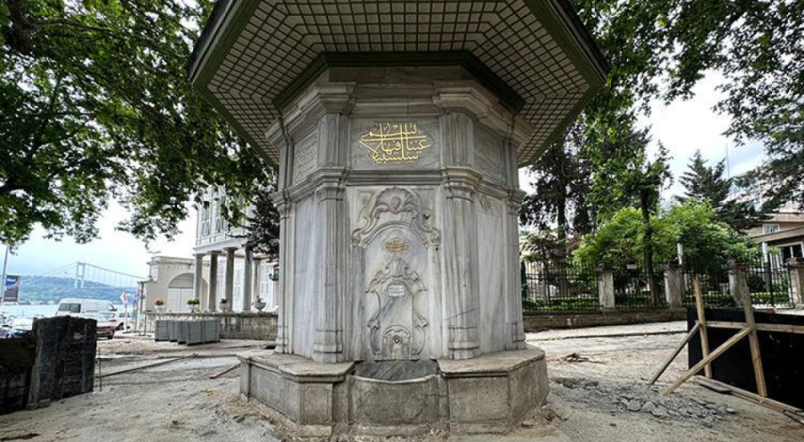 Tarihi Emirgan Çeşmesine kepçeyle zarar verildi iddiası