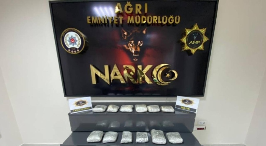 Gizli bölmeden çıktı! Ağrı'da kilolarca uyuşturucuyla yakalandı