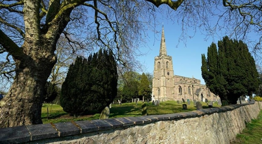 İngiltere Kilisesi'nde din adamları ilk kez zam talebinde bulundu