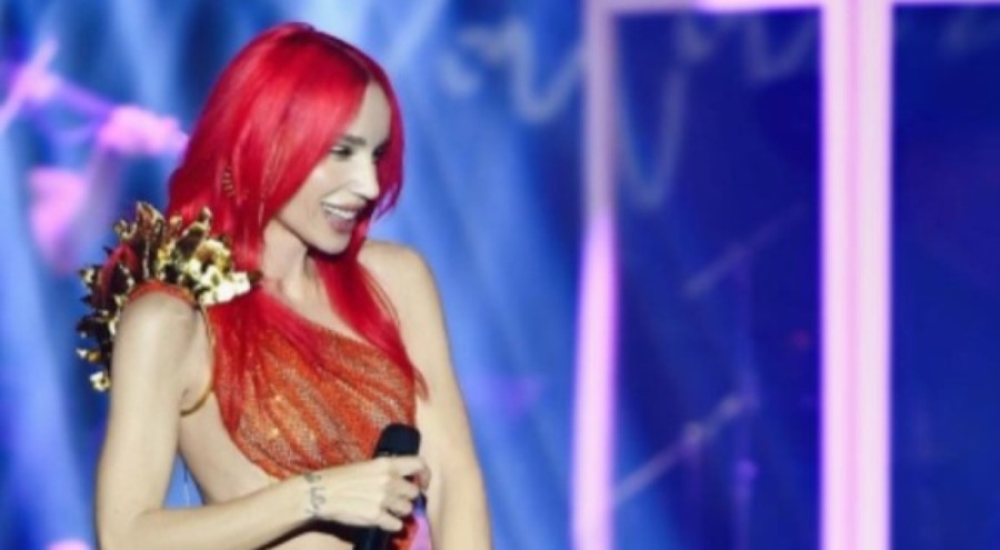 Gülşen kıyafetiyle gündem oldu