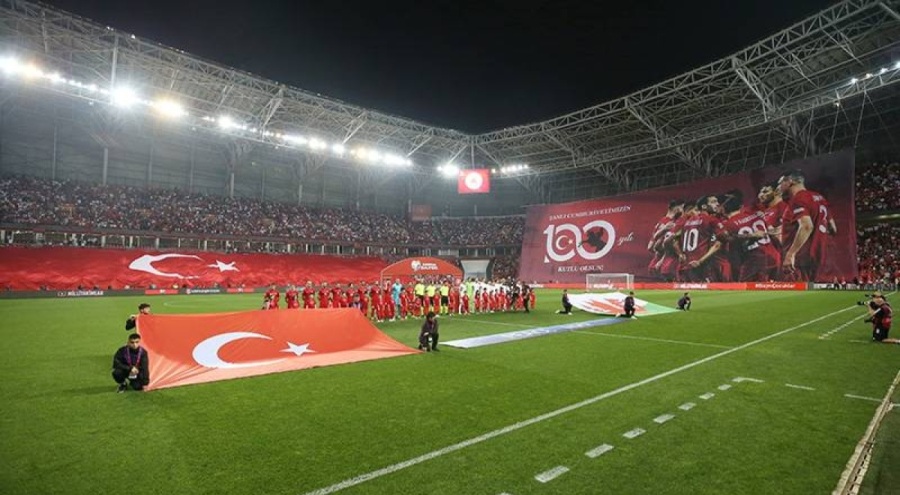 Milli maçta VAR arızası