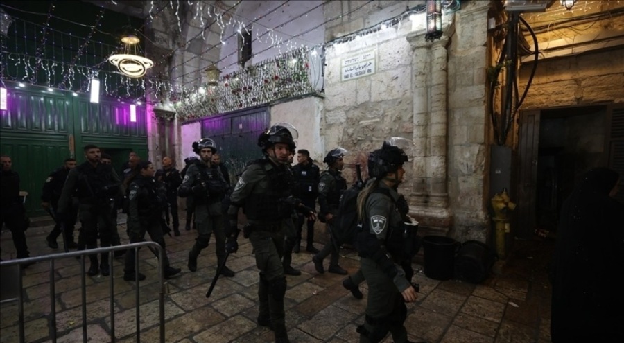 İsrail polisi Mescid-i Aksa baskınına müdahale etti