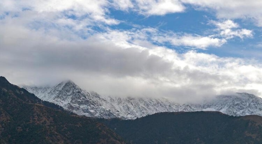 2 milyar kişiye su sağlayan Himalaya buzulları eriyor