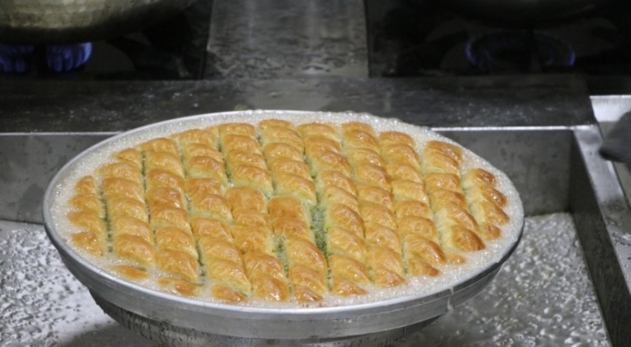 Gaziantep'te bayram yoğunluğıu! Baklavanın günlük üretimi 60 tona çıktı